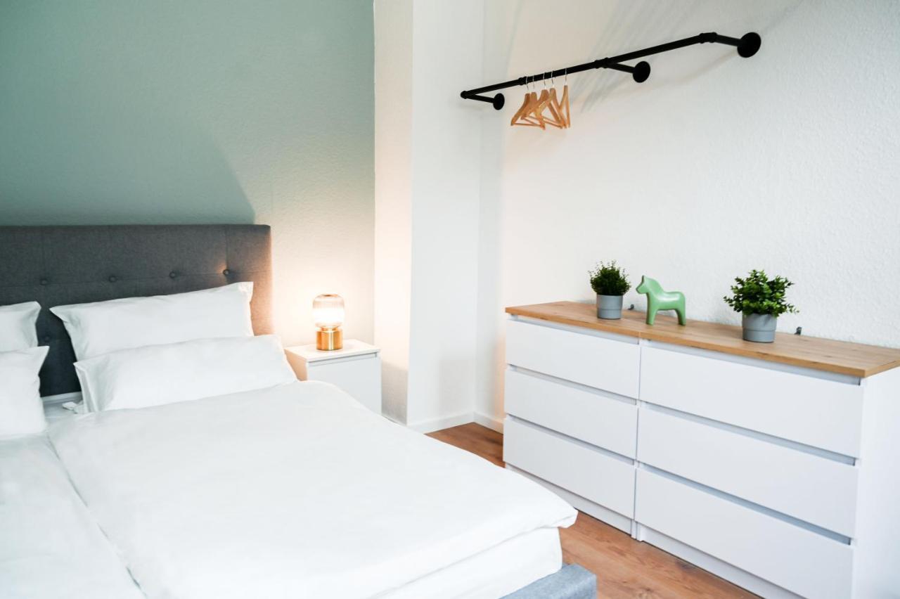50Qm Apartment In Krefeld Zentral Gelegen Mit Hohen Decken - Beuys Apartments - Krefeld Bagian luar foto