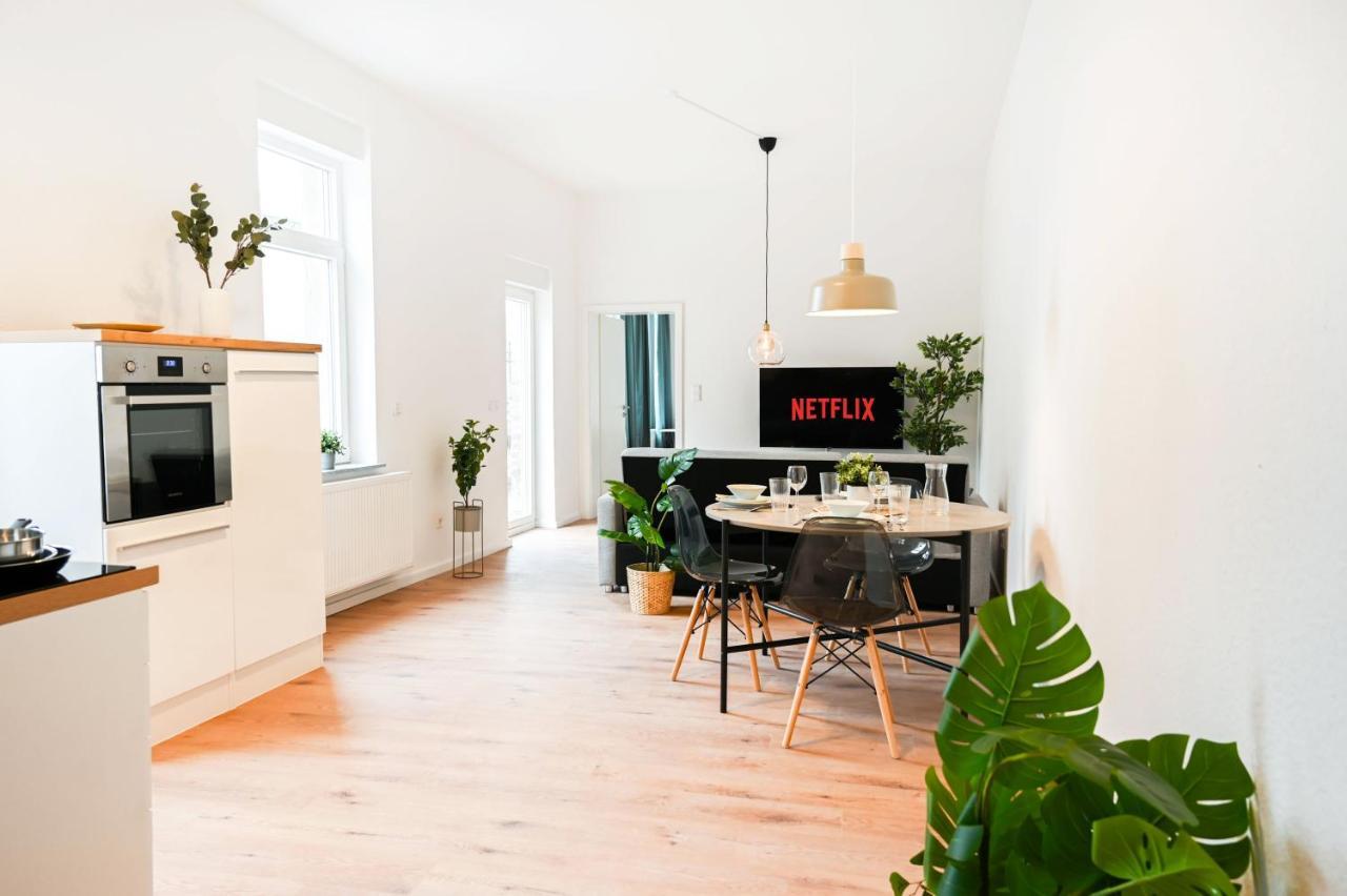 50Qm Apartment In Krefeld Zentral Gelegen Mit Hohen Decken - Beuys Apartments - Krefeld Bagian luar foto